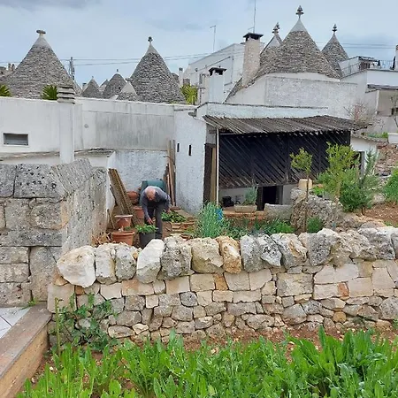 Il Trullo Di Giada E Mattia 알베르벨로